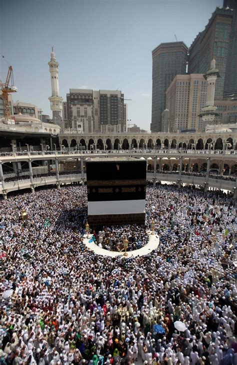 Als kabinet de ballen heeft gooien ze morgen avond nederland op slot. Terroristische aanval op Grote Moskee Mekka verijdeld ...
