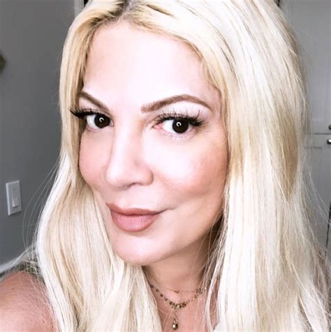 Tori Spelling Before And After Microblading Brow Pics