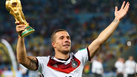 Kariyer sayfasında łukasz józef podolski isimli futbolcunun sezon bazında takımının yer almış olduğu turnuvalardaki maç, gol, asist, sarı kart, kırmızı kart, oyuna girme, oyundan alınma. Podolski on winning the World Cup | News | Arsenal.com