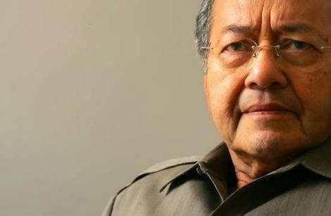 Biography tun dr mahathir was born on 10th july 1925 in alor setar, kedah where on that time malaysia was called or named as malay states. Biografi Awal Tun Dr. Mahathir Mohamad ~ Doktor Mahathir