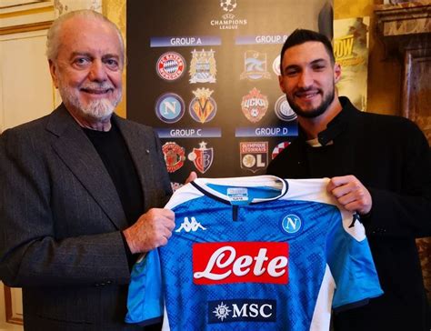 Check out his latest detailed stats including goals, assists, strengths & weaknesses and match ratings. Officiel : Matteo Politano file à Naples