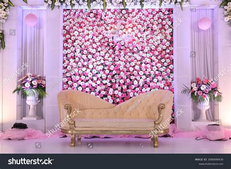 Wedding Stage Decoration With White Flowers