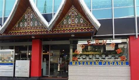 6 Keunikan yang Hanya Dimiliki Rumah Makan Padang, Tempat Lain Lewat