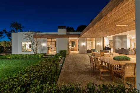 I interviewed at mitchell gold + bob williams (beverly hills, ca) in feb 2015. Beverly Hills - Scott Mitchell Studio | Modern house ...