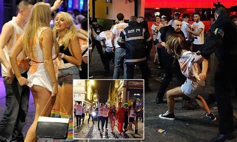 Carnage Student Pub Crawl Liverpool City Centre Scene For Drunken