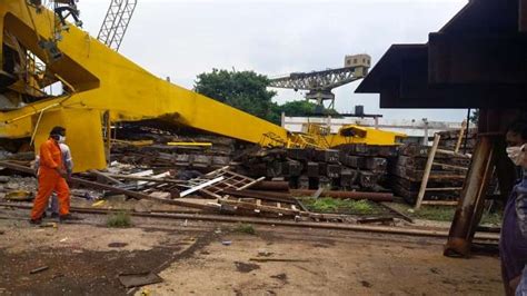 Visakhapatnam Shipyard Crane Collapsed Killed 11 People And Video Got