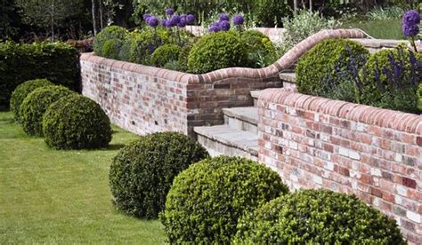 Feel boxed in even when outside? Make your garden beautiful by applying garden wall ideas ...
