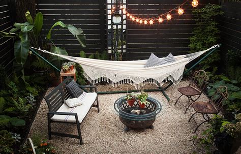 Easy and cheap diy art projects for your landscape have been featured ahead, we have found each and every one of them highly original and easy to realize. DIY Ideas for a Stylish Backyard