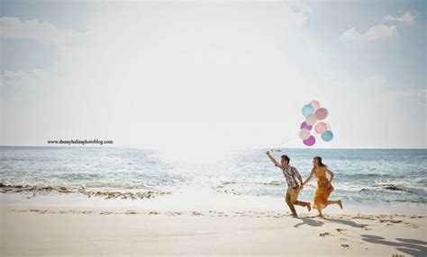Ada begitu banyak pantai menarik yang bisa ditemui di wilayah ini, seperti pantai balekambang, pantai sendang biru, pantai ngliyep, hingga pantai tiga warna. REFERENSI FOTO PREWEDDING PANTAI KUTA - BALI | JUTAAN POSTING