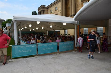 Buckingham Palace (London, England) - Nomadic Niko