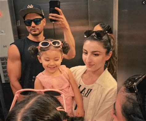 Soha and kunal tied the knot on january 25, 2015, and welcomed their darling daughter inaaya naumi kemmu on september 29, 2017. Soha Ali Khan daughter - Nicknames, Pics and Hidden Truths ...