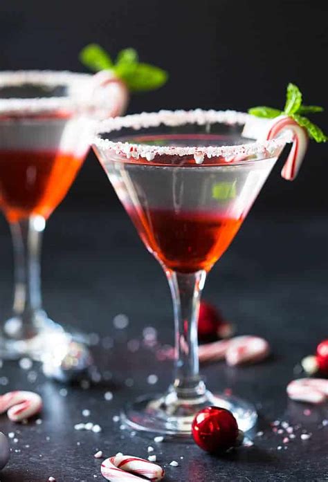 A delicious recipe for christmas martini, with gin, dry vermouth and peppermint schnapps. Easy Peppermint Martini | The Blond Cook