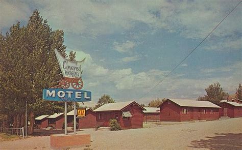 The Downtowner Motel And Hotel Postcard Archive Covered Wagon Motel
