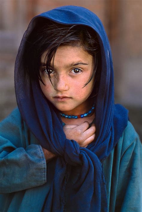 Girl In Blue Kashmir Steve Mccurry Portrait Afghan Girl