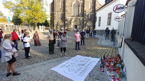Bohužel ano, tato data nejsou jenom z české republiky, jsou z u normální restaurace je riziko 7 z 9. Z restaurace Rio's je U Prymuly. Proč v ní řešil testy ...