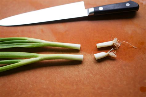 How To Cut Green Onions Scallions Hungry Huy