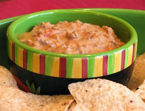 Hicks i didn't have velveeta so i used sharp cheddar and i added garlic and french onion toppings but a hour in the oven way to long noodles came out. 10 Best Velveeta Cheese And Ground Beef Salsa Dip Recipes