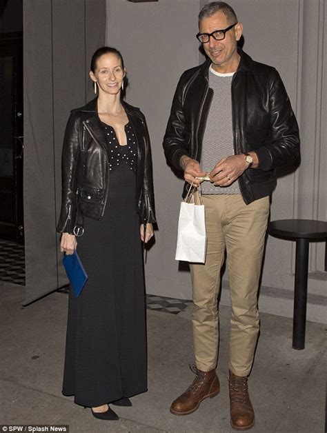 jeff goldblum and pregnant wife emilie livingston go on romantic dinner date daily mail online