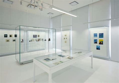 Gallery Of How To Design Museum Interiors Display Cases To Protect And Highlight The Art 6