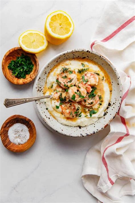 Top with broccoli, shrimp, tomato, and parsley. Easy Shrimp Scampi Recipe and Grits - Grandbaby Cakes