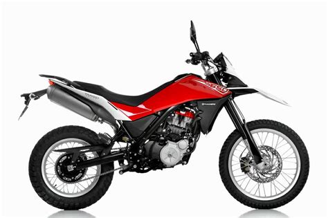 Here we have tried to collect the pictures and information about all the model years of husqvarna tr 650 terra. Мотоцикл Husqvarna TR 650 Terra 2013 Цена, Фото ...