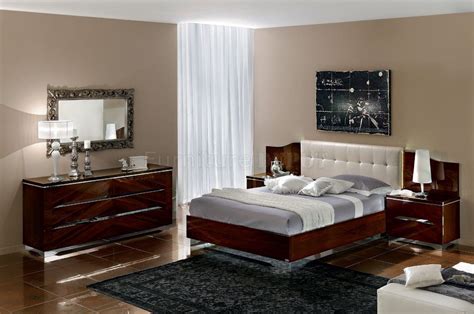 Bedroom Paint Colors With Cherry Wood ... | Upholstered ...