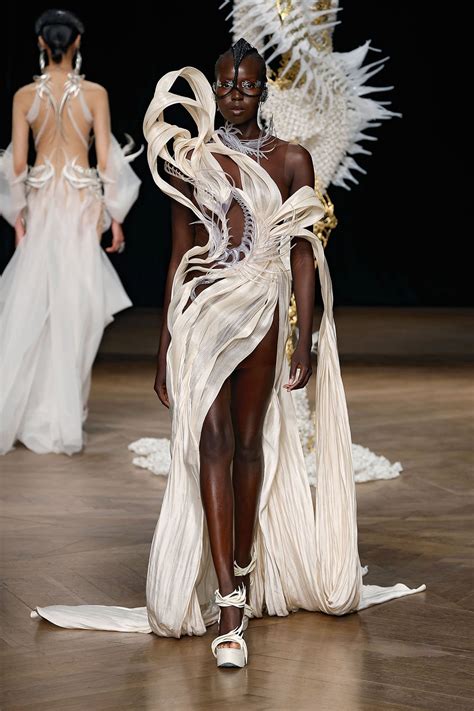 Iris Van Herpen Creates Haute Couture Dress Made From Cocoa Beans In