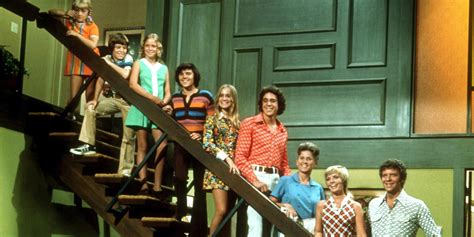 Cast Of ‘the Brady Bunch‘ Reunites At Epochal House Before Refurbished