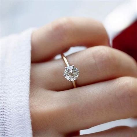 15 Simple Classic Wedding Engagement Rings