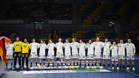 Ungarn steht mit einem punkt auf platz drei der tabelle. Handball WM 2021 live: Deutschland vs. Ungarn live im TV ...