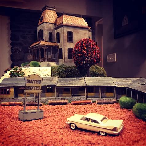 Wooden Miniature Model Bates House And Motel 3d Kit
