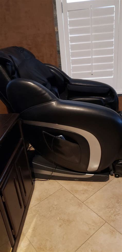 Brookstone Osim Uastro2 Massage Chair For Sale In Glendale