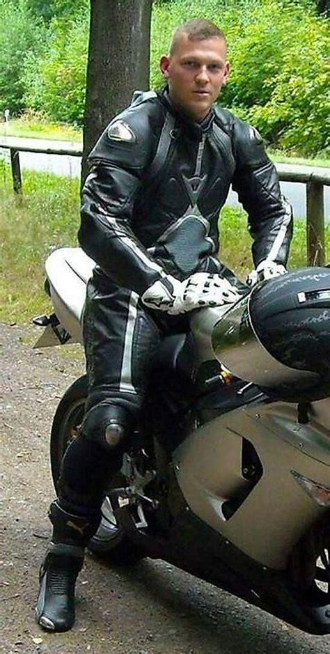 Pin By R On Bikers In Suits Motorcycle Leathers Suit Motorcycle Men