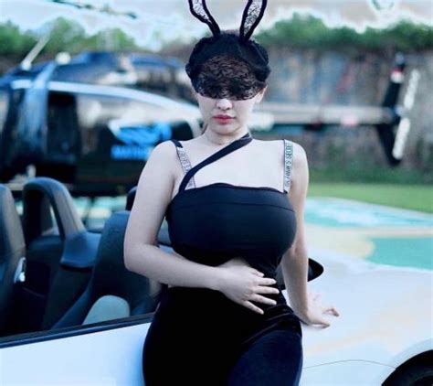 potret cupi cupita cosplay bunny girl pamer body aduhai makin berani tampil seksi okezone