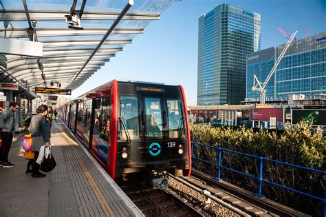 How to Get to London Airports on the train - Trainline Blog | Docklands light railway, London ...