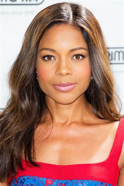 Let the hair fall freely on your shoulders. 35 Gorgeous Highlights For Brightening Up Dark Brown Hair