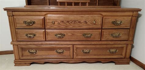 Broyhill bedroom furniture pleasant isle collection by broyhill shop hickory. Broyhill River Oaks Acorn 5-Piece Queen Bedroom Set - Nex ...