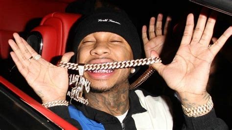 whoa tyga grabs kylie jenner s butt in steamy pda filled snapchat entertainment tonight