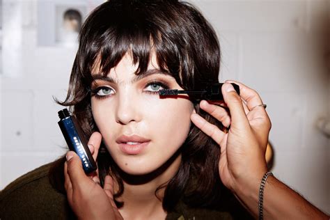 Marc Jacobss Spring 2020 Beauty Look Was An Ode To Individuality