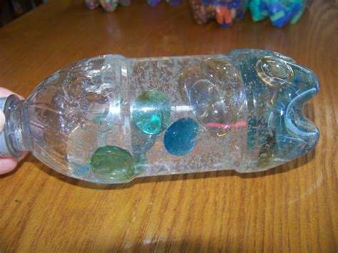 Sensory bottles tend to have a very calming effect on young children. Monkey-Mom: Sensory Bottles