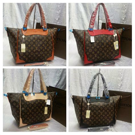 Lihat dua gambar fake di bawah, tiada butang di tengah dan tulisan yang jelas bukan 'authentic'. lihat dua gambar original di sebelah kanan, rantai beg tangan di salut rapi dan hampir mencengkam rantai. Handbags & Closets: Beg Tangan Koleksi Terkini