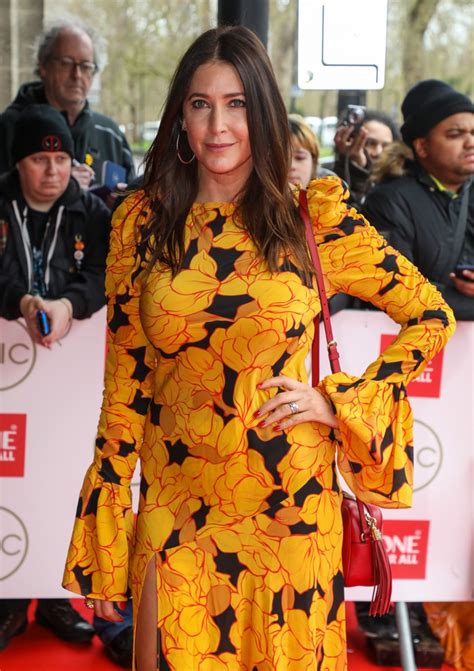 Lisa Snowdon Wows In Steamy Shower Swimsuit Pics Entertainment Daily