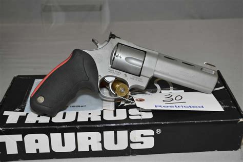 Taurus Model Raging Bull 454 Casull Cal 5 Shot Revolver W 127 Mm