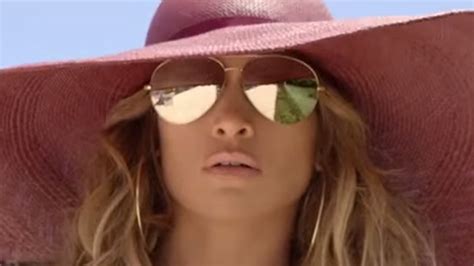 Jennifer Lopez Flaunts Her Killer Bod Shakes Her Booty In Back It Up