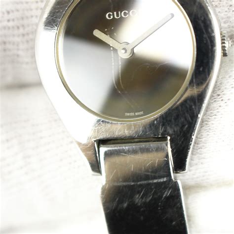 Gucci 6700l Quartz Womens Watch Silver Tone Stainless Steel Sapphire