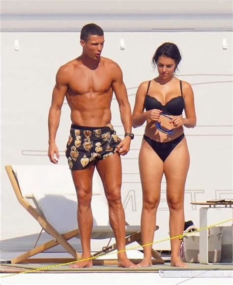 Cristiano Ronaldo Gives Gift Worth Rs Lakh To Girlfriend On Her Birthday Meet Beautiful