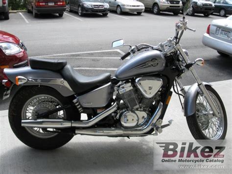 Acest honda din 2004 este realizat în japonia cu un rsc de 4. Honda VT 600 Shadow VLX Deluxe