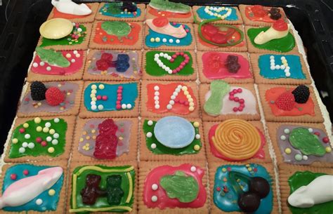 Egal, ob ihr den funfettikuchen vom blech zum kindergeburtstag backt, als karnevalsrezept nutzt oder einfach nur zuhause genießt: Gaumenluxus: Butterkekskuchen ist der perfekte Kuchen für ...