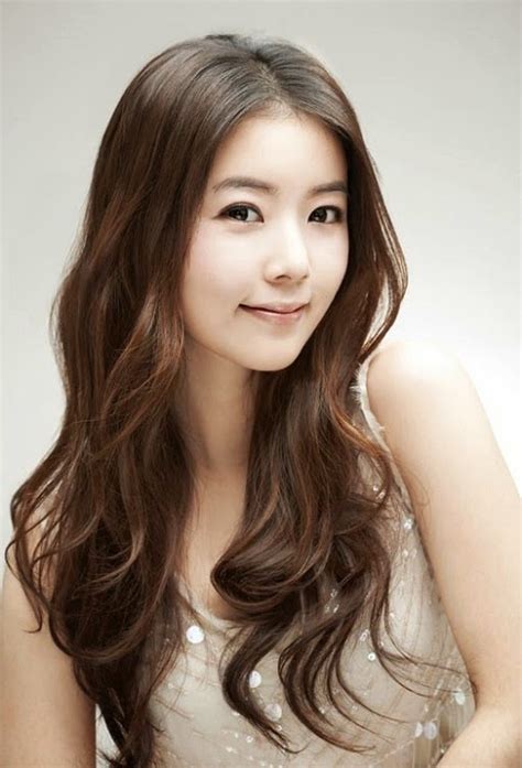 World Latest Fashion Trends Korean Girls Long Hair Style Fresh Images 2014