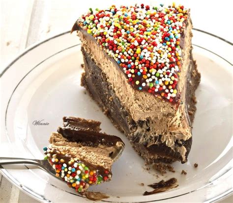 Prices are rock bottom at lady m cake boutique, so load up on snacks and treats. Chocolate Cake with Cookie-crust and layer of Mousse | Receita